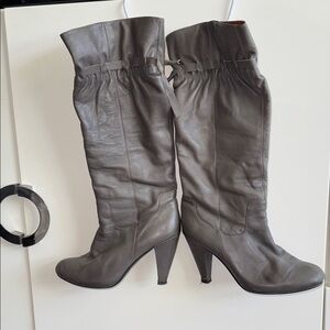 Elegant Gray Leather boots